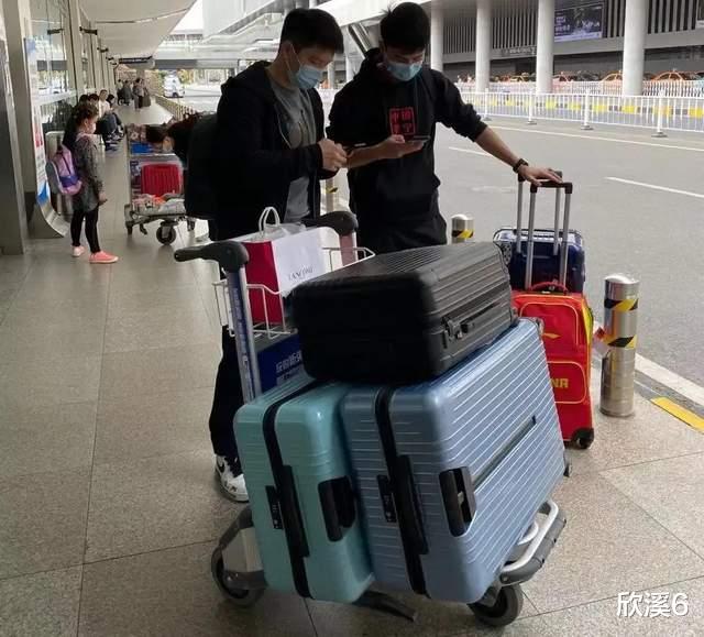 刘诗雯|乒乓球队到达海南三亚，孙颖莎暂时不能归队，刘诗雯被赋予重任