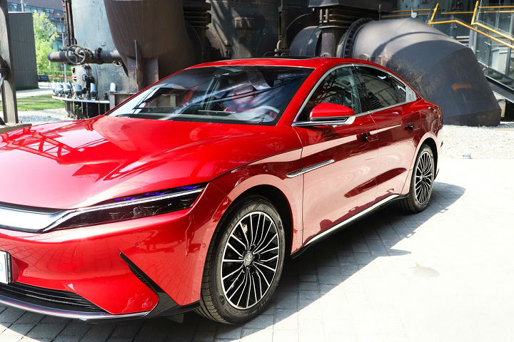 比亚迪汉|国产最强轿跑来了,不足22万起,3.9秒破百,同价位根本没对手