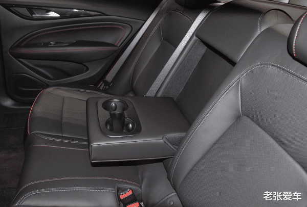 本田雅阁|从17.28万跌到13万，不买雅阁就买它，车长4米9标配9AT，双层隔音