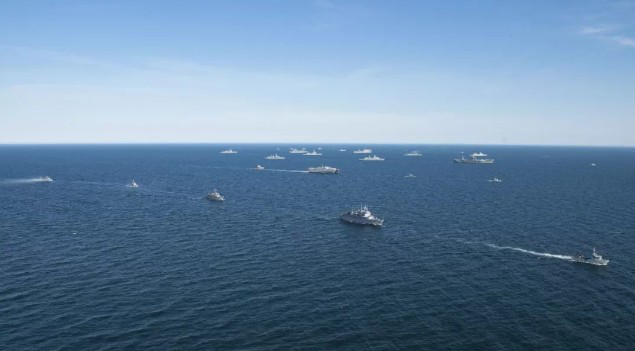 『美军』美军司令发来战书，不惜在海峡决一死战，英法提醒：必败无疑