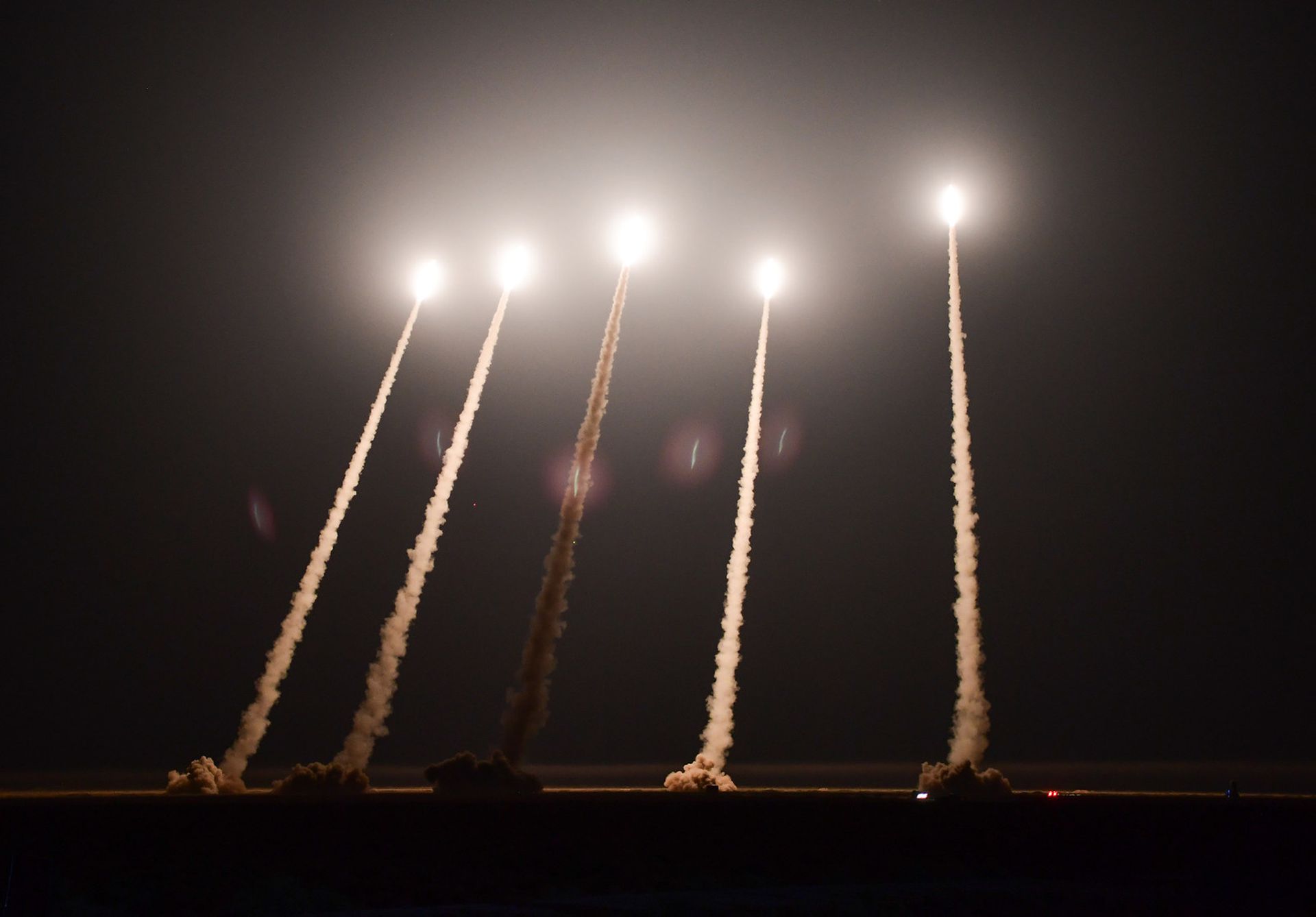 『印度』危险信号！印度忽视中方提出要求，却派出战斗机军舰到前线！