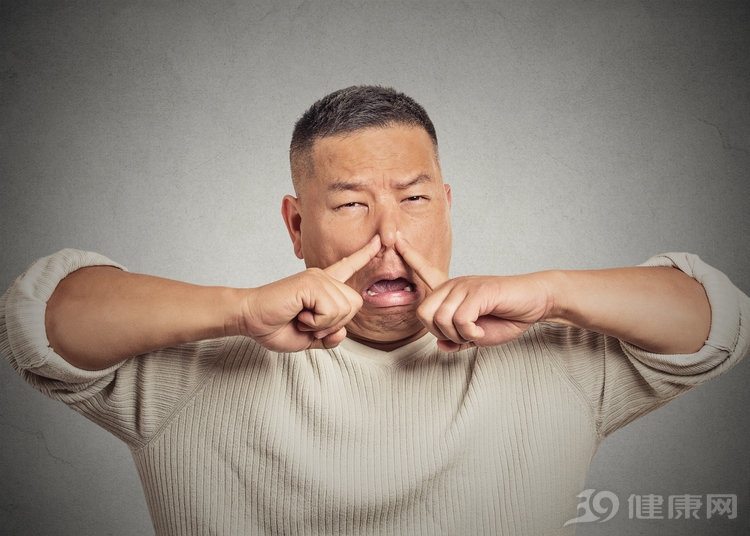 肠癌|26岁女子每天放屁30次,确诊肠癌晚期!2种屁或是肠癌信号