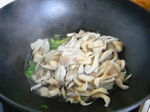 平菇|医生不会告诉你，它是强碱性食物，补血防脱发，上了年纪要常吃