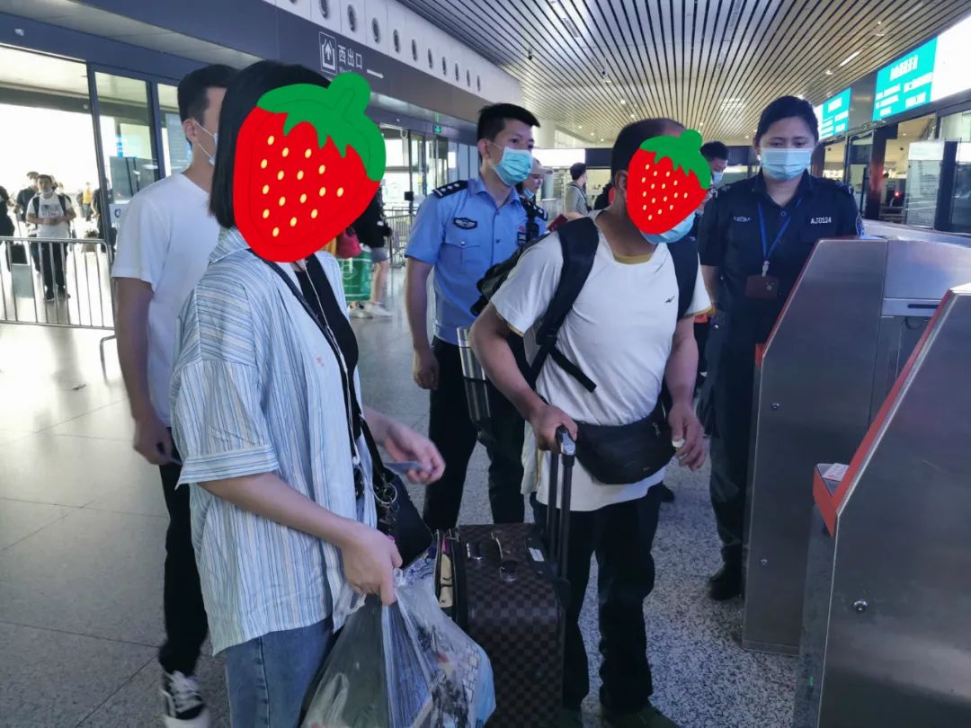 『熔喷布』浙江一姑娘半年没出门!开门瞬间,民警都差点晕过去!但之后...