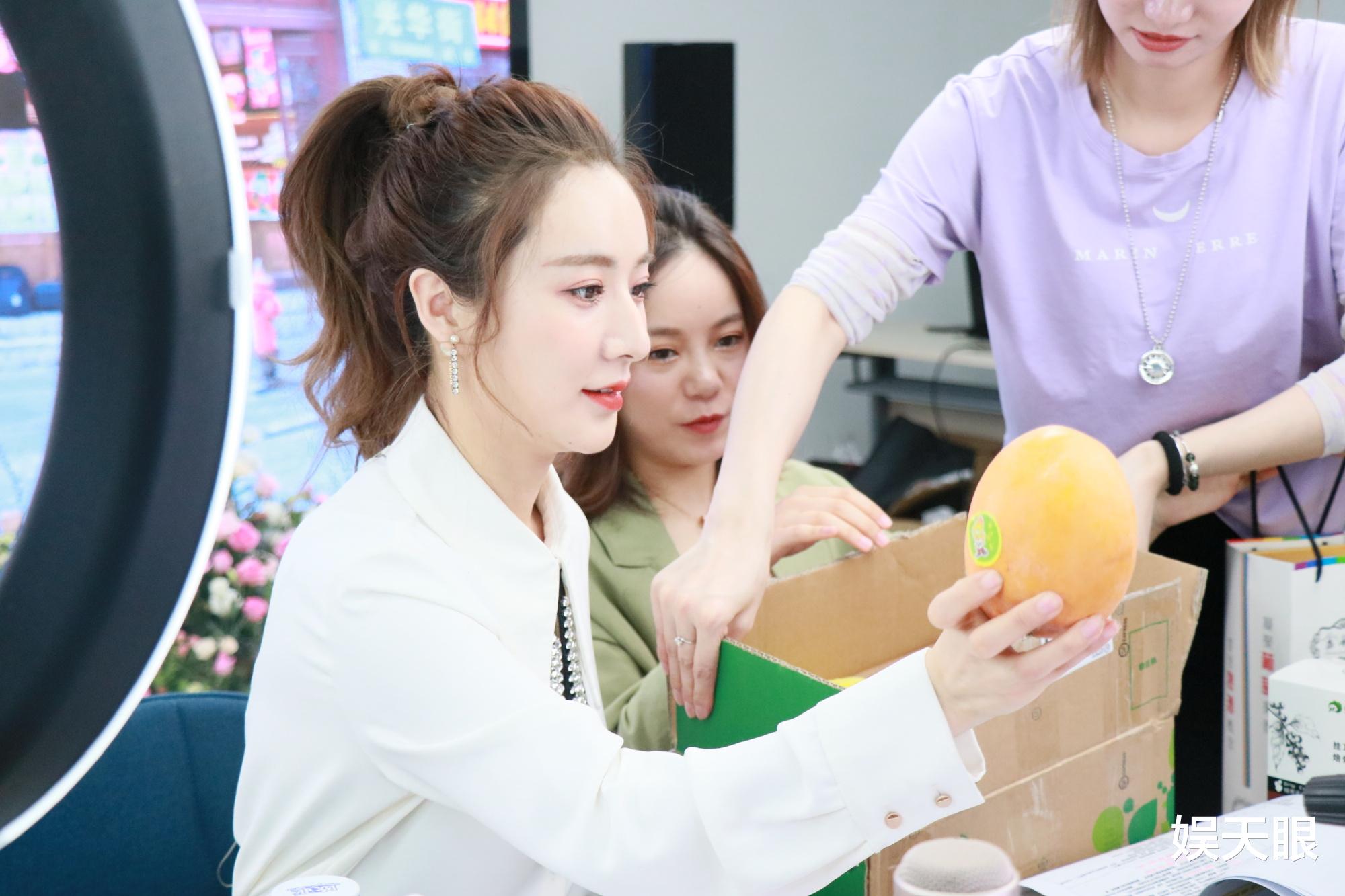 [薇娅]薇娅回应《向往的生活》中直播翻车，水果到买家手中全烂了一事