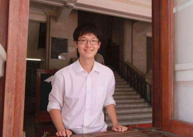 『清华大学』他高考703分，却被美国大学拒收，无奈上清华，毕业后：感谢拒绝