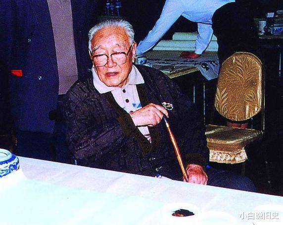 开国元勋|他本应授上将，却评为大校，三大元帅都看不过去，主席：低了低了