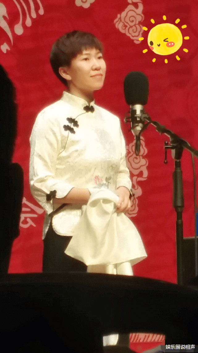 『郭德纲』德云社女演员许鹤丹：从相声舞台到抗疫前线，位置不同但都收获了掌声