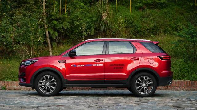 长安汽车|国产最强劲的1.5T发动机，这台新款SUV开起来很靠谱