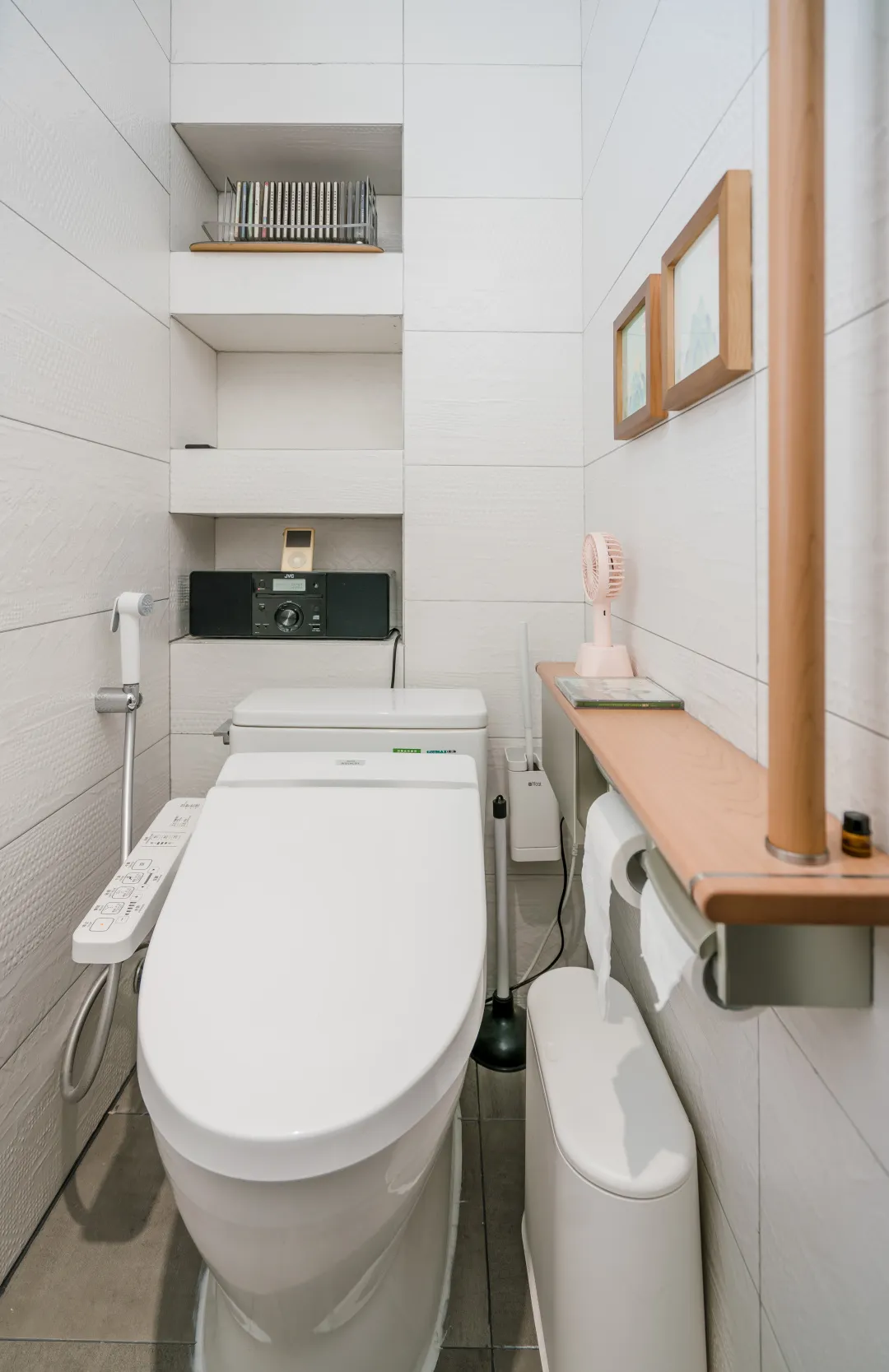 |这个自然温暖的三口之家，有家庭“图书馆、咖啡馆”，适合慢慢的享受生活~