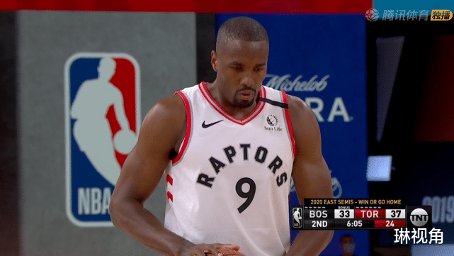 凯尔特人队|绿军4-3淘汰猛龙!赛后绿军球员疯狂庆祝,只有布朗走向前一把抱住洛瑞