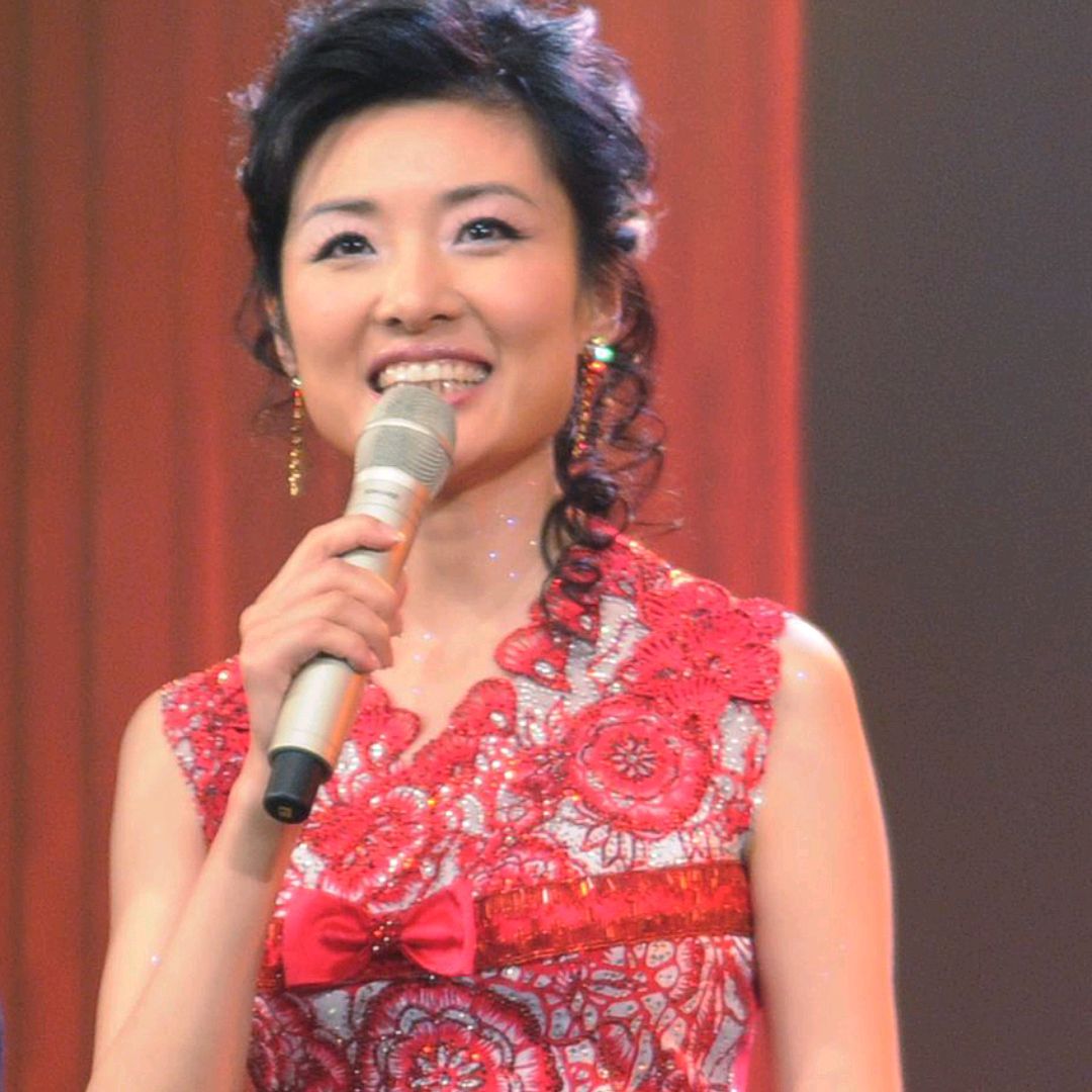 「周涛」主持人周涛52岁的年龄32岁的状态，她的美很难用一种模式来界定