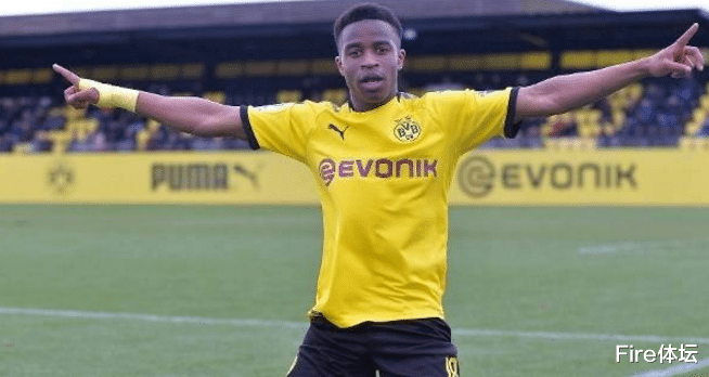 拜仁慕尼黑：全欧最强三叉戟即将诞生！平均年龄18岁，本赛季合计攻入96球