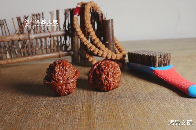 【蜜蜡】文玩里的“值与不值”，该如何对待？