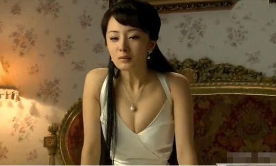 杨幂|杨幂身材有多炸？当看到离开美颜滤镜的她，网友：这才像个正常人