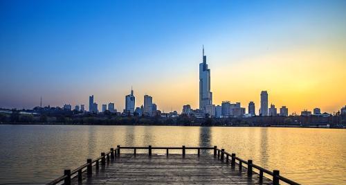 南京■中国最漂亮的四座火车站，站外就是世界级名胜区，各有各的特色