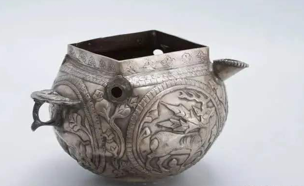 『微生物』人类最早接触的金属之一,不但可以当首饰,也是最好的杀菌材料!