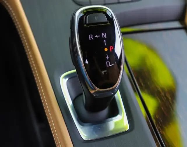 #本田雅阁#别克终于开窍了,跌完再跌,5米车长+9AT,不给雅阁留活路