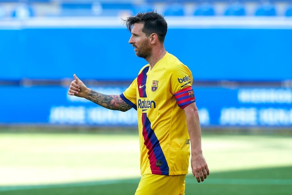 梅西|只差10球！梅西逼近尘封46年足坛纪录，下赛季将超越球王贝利！