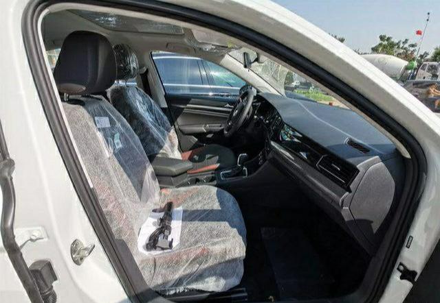 「现代索纳塔」刚工作的小年轻，家里资助十多万买车，选来选去最终提了大众神车