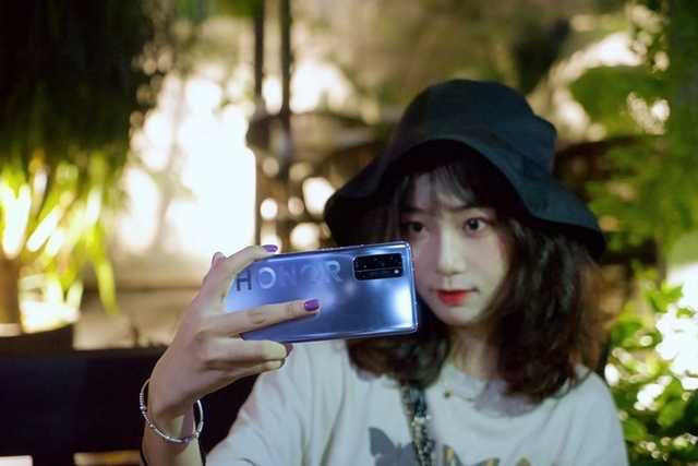 OPPO|不潮不用花钱！来看5G靓机的全方位对决