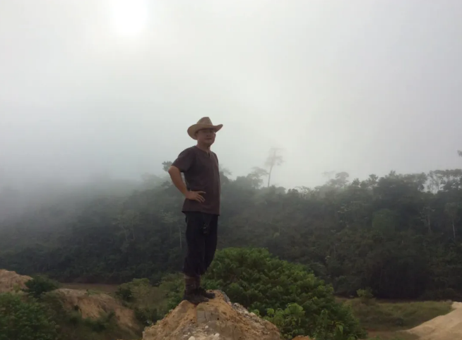 【加纳】血汗、暴富、枪战：疫情中在非洲淘金的中国人，正以命相搏