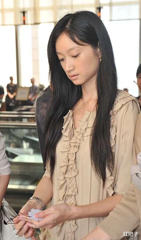 『朱亚文』她曾与朱亚文相恋9年，却败给了沈佳妮，今34岁成人生赢家