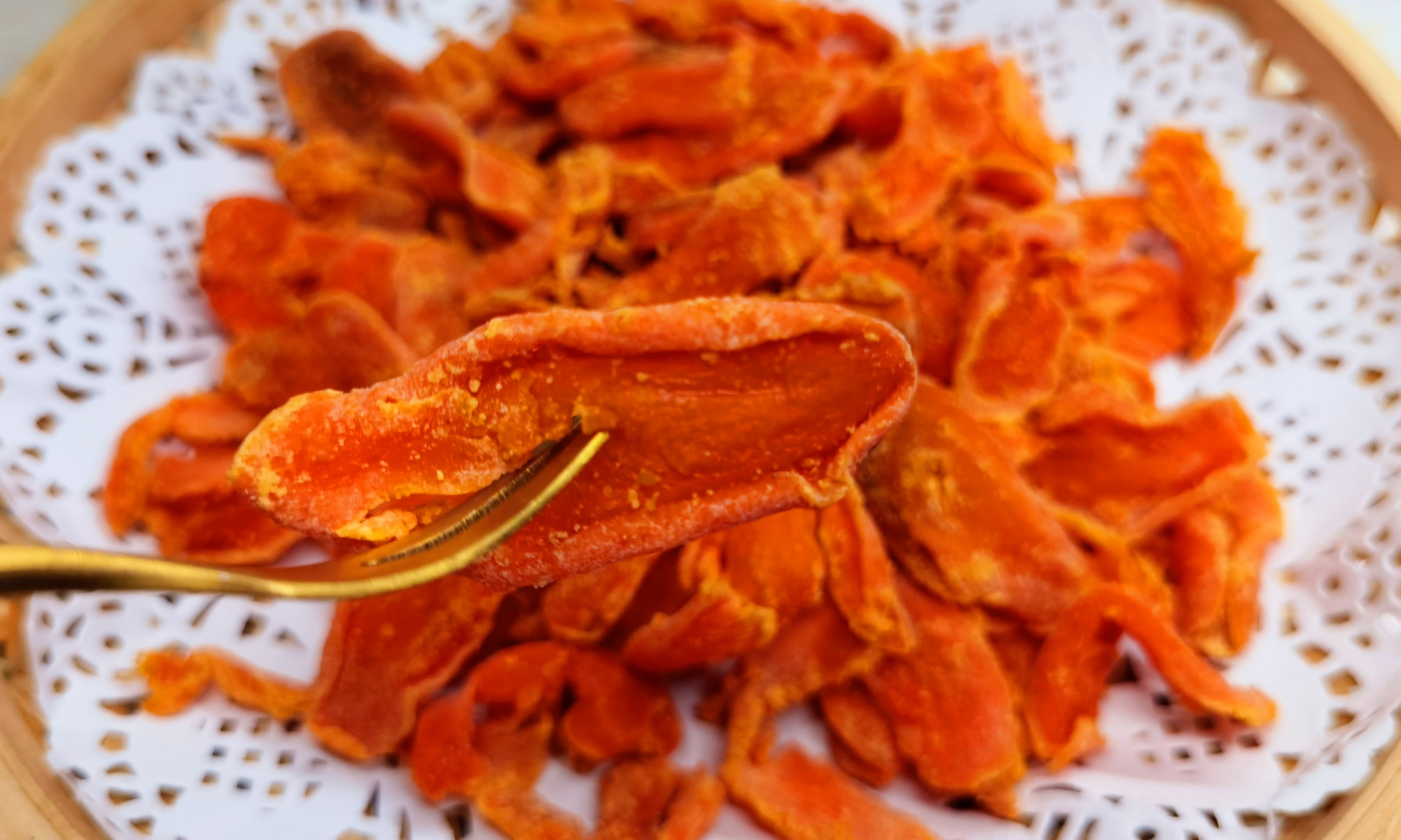 胡萝卜|冬天，吃红薯吃南瓜不如吃它，营养极高，用它做果脯，孩子特爱吃