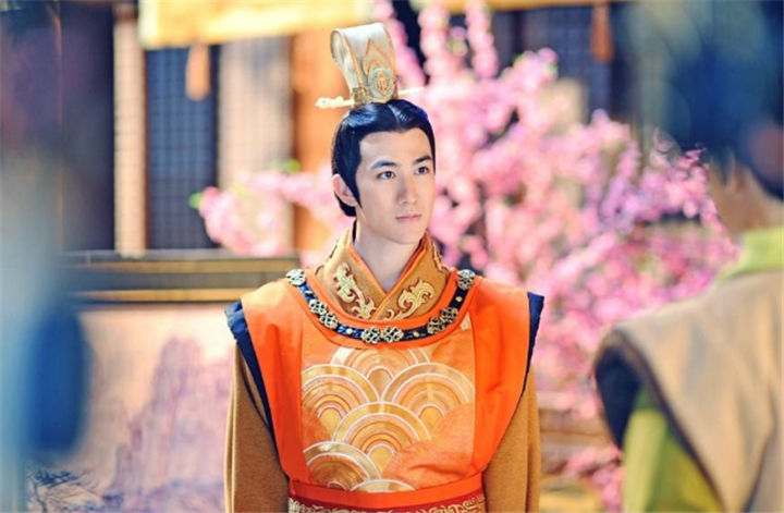 「李治」太子李承乾被废，嫡子李泰很优秀，唐太宗为何选择了懦弱的李治？