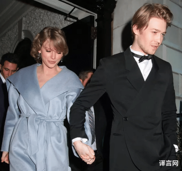 泰勒·斯威夫特|泰勒·斯威夫特事业爱情双丰收，小两岁绝美金发男友曾是李安电影男主