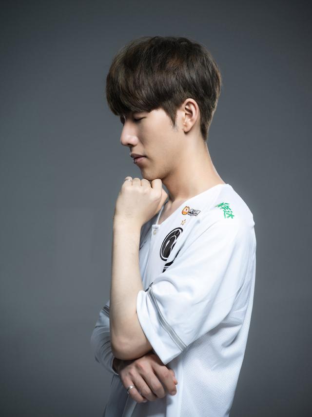 ig|LOL：IG教练谈队伍首局“犯病”问题，“主帅”变“医生”！