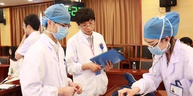 大学|大学“最辛苦”的3个专业，一个比一个心酸，但薪资待遇让人羡慕