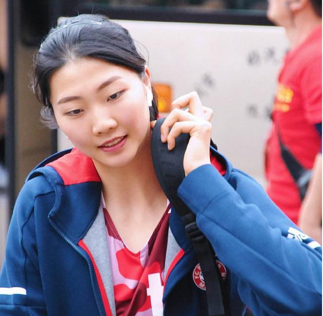 朱婷|中国女排现役身高技术前3名,朱婷1.98,仅排第2名,第一是谁?