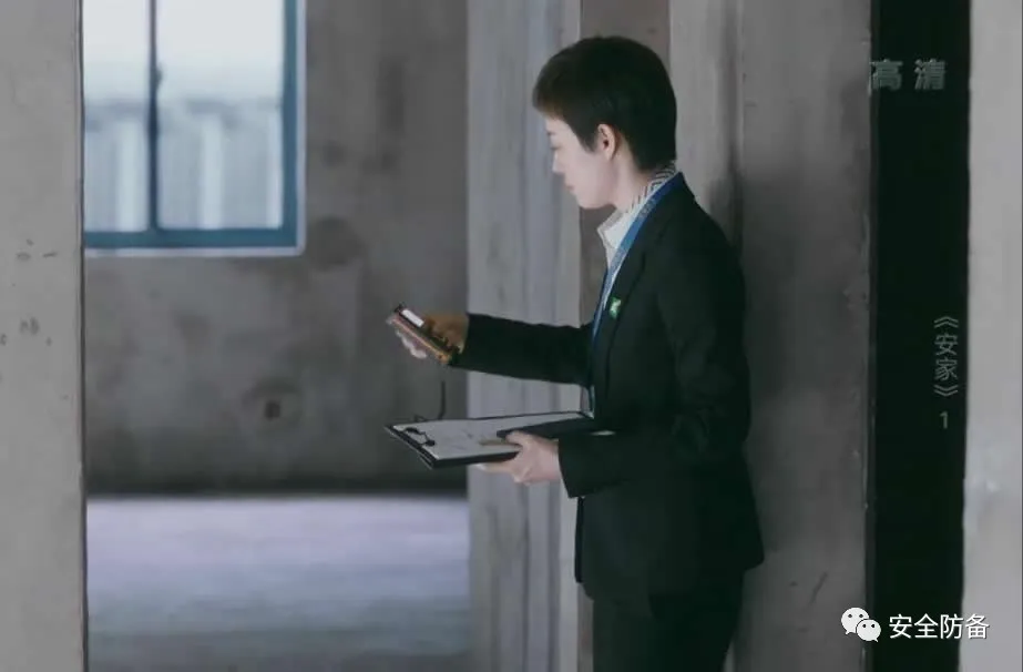 你还在用卷尺测量尺寸吗？《安家》店长房似锦都用了测量神器