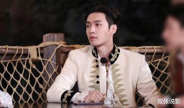 张艺兴：极限挑战6：张艺兴退出！行程满不是关键！真实原因与邓伦相关