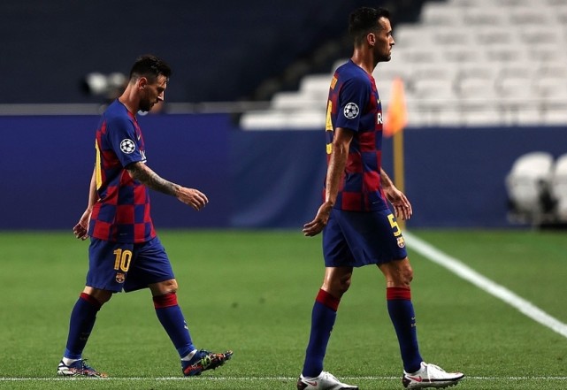 巴塞罗那|2比8惨败拜仁后，巴萨首位大将发声：耻辱！我愿为球队换血第1个离队