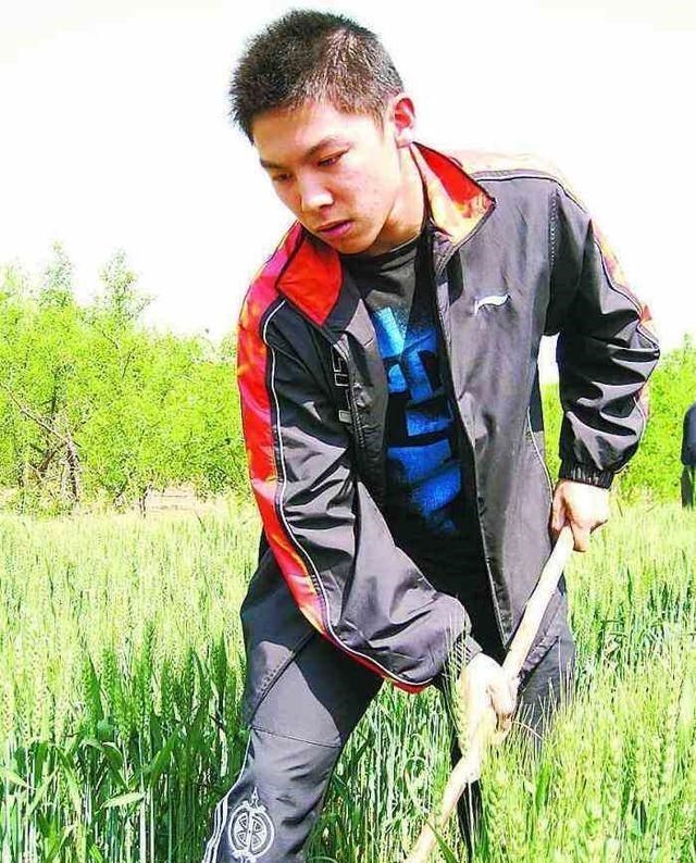 陈玘|国乒名将曾下乡喂猪,被曝二婚娶小11岁妻子,还与张怡宁有恋情?
