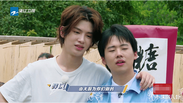 『Angelababy』《奔跑吧》站在杨颖旁边的女嘉宾“抢镜头”，baby的做法很有趣！