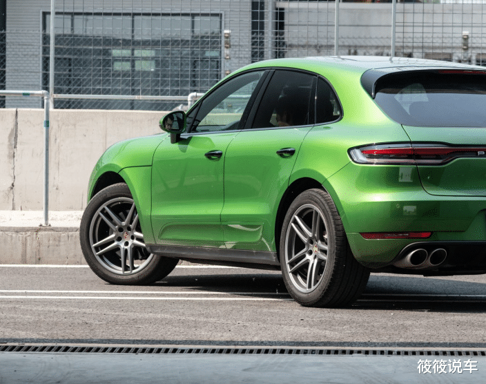 [保时捷Macan]保时捷终于“良心”了！比奥迪Q5L气派，入门爆252马力，标配全时四驱