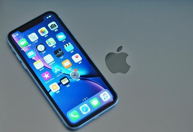 「iPhone 8」3款iPhone不建议入手，外观过时性能落伍，别被价格“蒙蔽”双眼