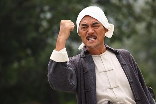 巍子|64岁老戏骨巍子：与妻子离婚时净身出户，儿子竟是熟悉的他