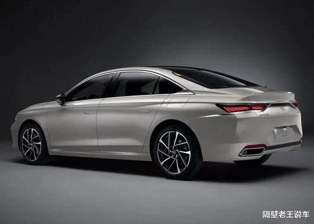 『豪华轿车』法系又放大招，比奥迪A6漂亮10倍，长近5米，不足20万，车友：太晚了