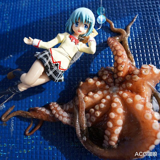 养殖业|日本网友可真会玩，用手办压泡面已经够奇葩了，现在竟还用来钓鱼