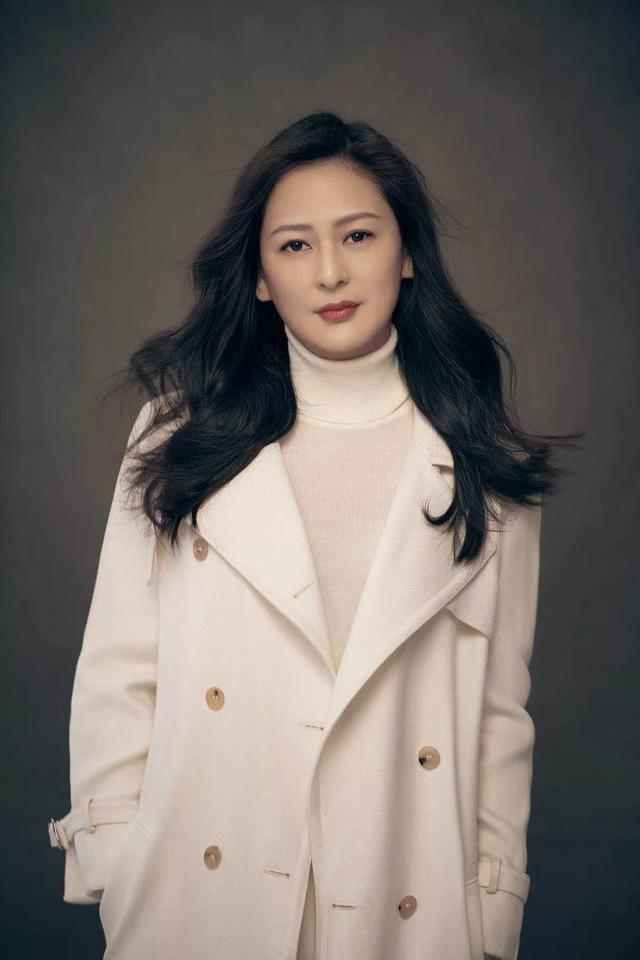 黄澜|《如懿传》美女制片人黄澜,父亲是作家黄亚洲,生二胎离婚未再嫁