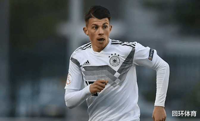 [巴塞罗那]曝巴萨瞄准18岁妖人 德国U19当家核心上周刚德甲首秀 身价仅45万