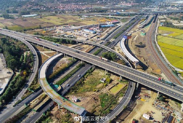 光明网视频|计划年底建成!连霍高速新墟互通新增匝道工程进展顺利