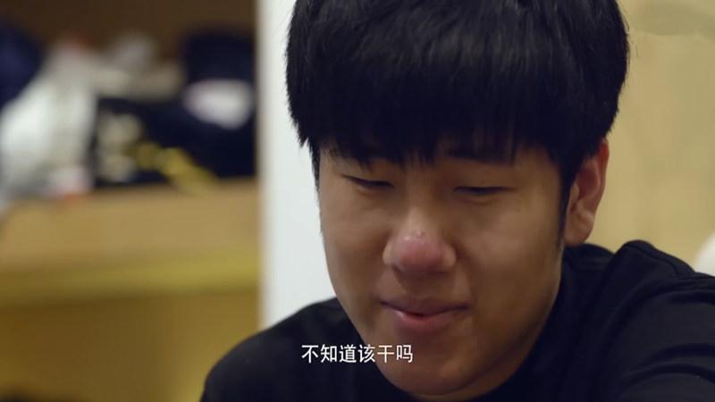 Uzi|“没有UZI都是废物”就在今天，RNG纪录片教练怒骂选手，小虎回应道出无奈！