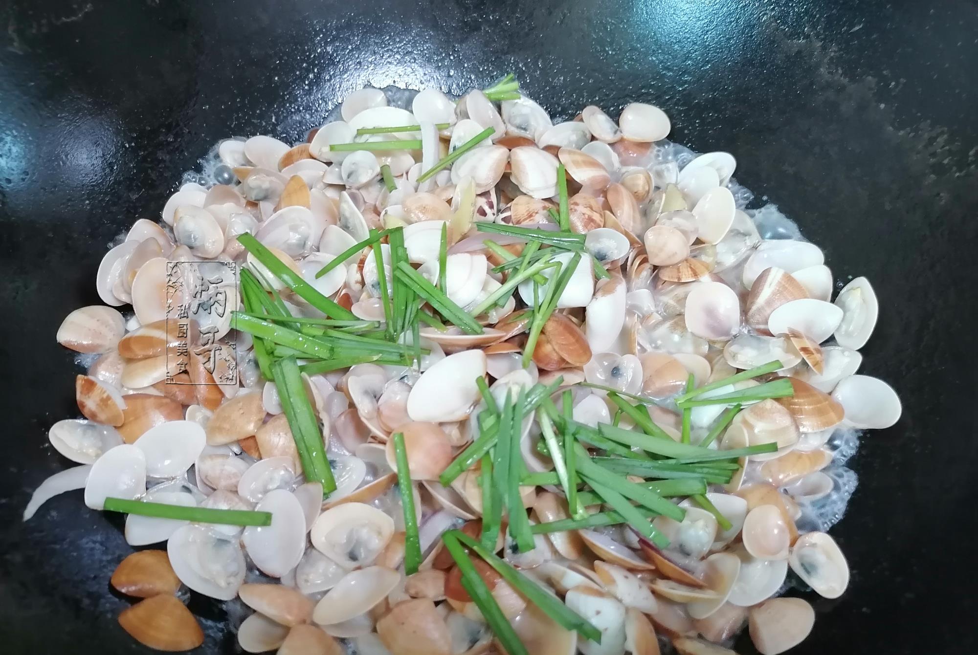 蛤蜊|它是不起眼的小海鲜，渔民不卖留着自己吃，比鲍鱼还鲜很多人不懂