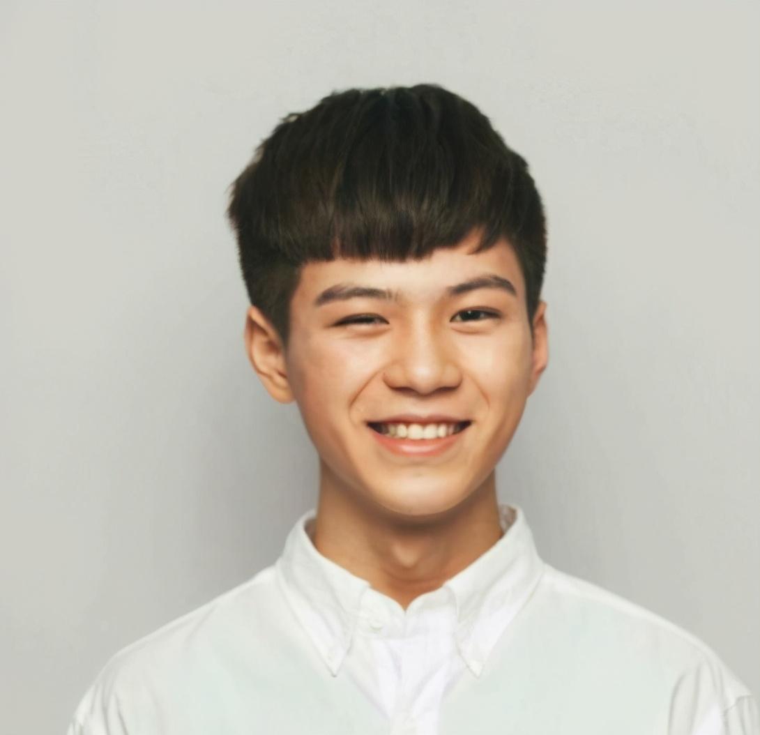 梁小友|《变形计》中神仙妹妹，受校园暴力辍学，逆袭成网红穿名牌化浓妆