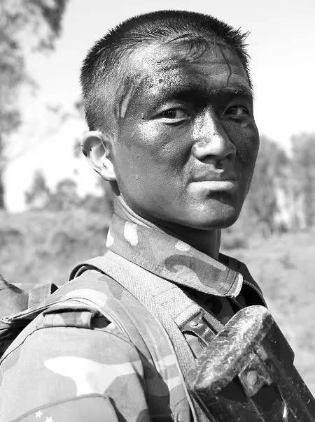 「特种兵」现实版的“士兵突击”：他打败欧美13支特种兵，获2次个人一等功